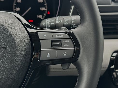 Certified 2025 Honda Pilot Touring image 28
