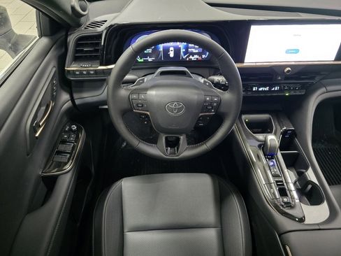 New 2025 Toyota Crown Signia image 26