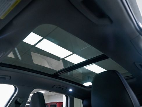 Used 2025 Audi Q6 e-tron Premium Plus w/ Premium Plus image 16