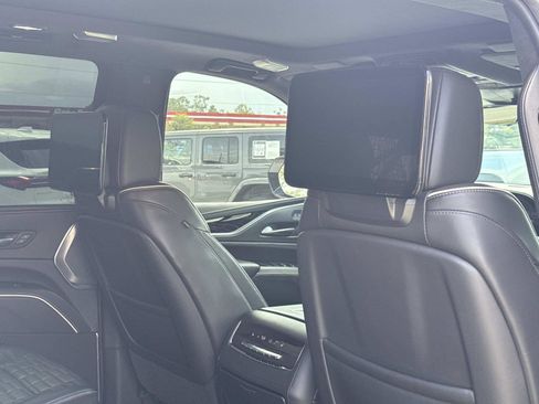 Used 2023 Cadillac Escalade ESV V AWD/4WD image 28