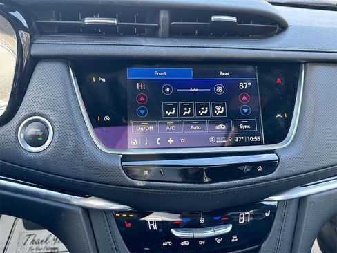 Used 2024 Cadillac XT6 Luxury image 25