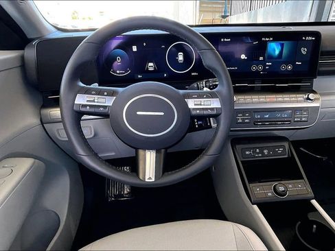 Certified 2025 Hyundai Kona SEL FWD image 7