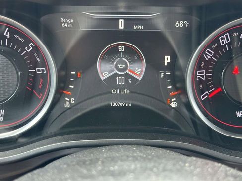 Used 2016 Dodge Challenger SXT RWD image 19