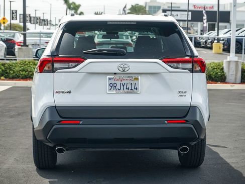 Used 2025 Toyota RAV4 XLE AWD/4WD image 6