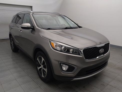 Used 2017 Kia Sorento EX image 13
