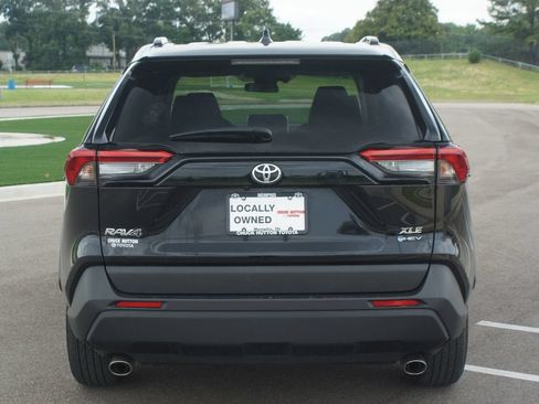 Used 2025 Toyota RAV4 XLE w/ Weather Package AWD/4WD image 3