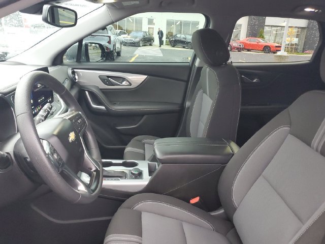 Certified 2025 Chevrolet Blazer LT w/ Convenience Package FWD image 17