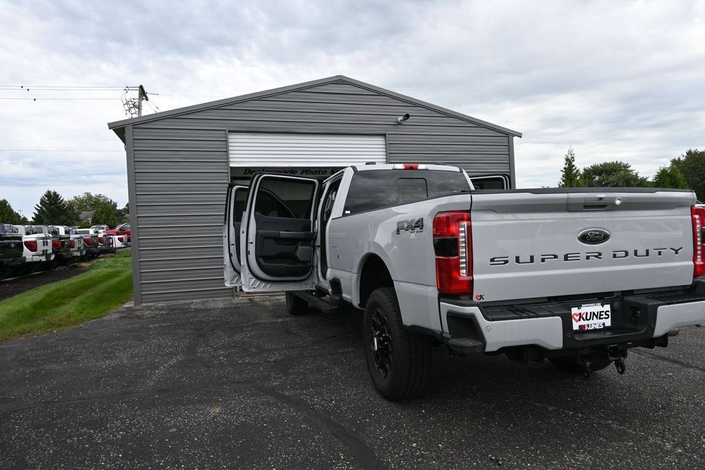 Used 2026 Ford F350 Lariat w/ Black Appearance Package AWD/4WD image 17