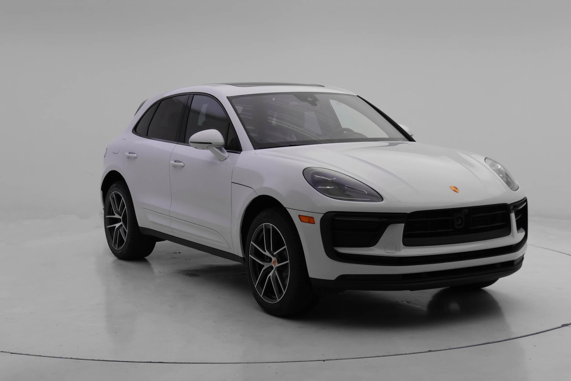 Used 2026 Porsche Macan AWD/4WD image 12