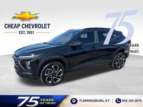 Used 2025 Chevrolet Trax RS w/ Driver Confidence Package FWD image 1