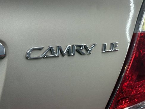 Used 2005 Toyota Camry LE image 21