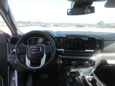 New 2026 GMC Sierra 1500 SLT w/ SLT Premium Package AWD/4WD image 17