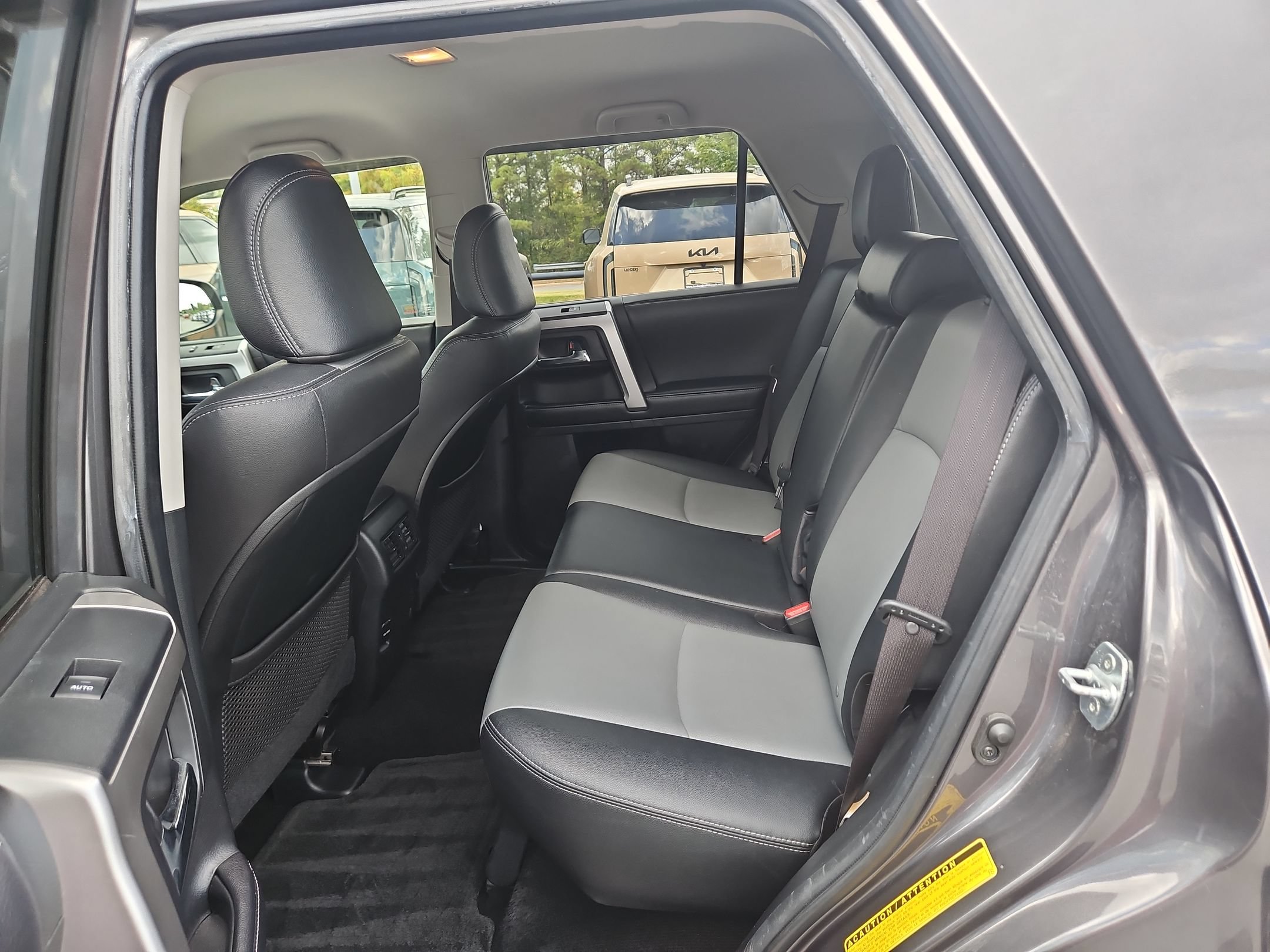 Used 2018 Toyota 4Runner SR5 Premium AWD/4WD image 35