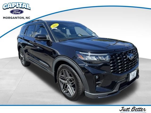 Used 2025 Ford Explorer ST AWD/4WD image 1