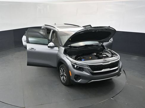 Used 2021 Kia Seltos EX AWD/4WD image 17