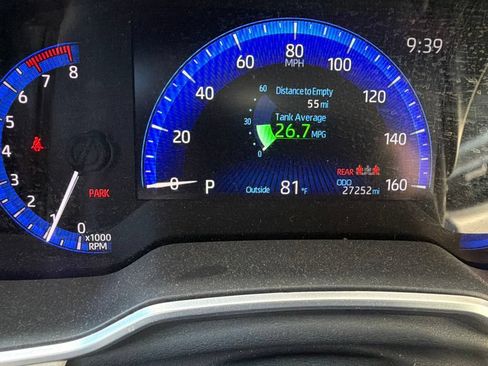 Used 2022 Toyota Corolla Cross XLE AWD/4WD image 18