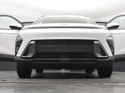 Used 2025 Hyundai Kona SEL FWD image 11