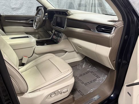 Used 2023 GMC Yukon Denali AWD/4WD image 10