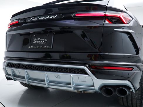 Used 2022 Lamborghini Urus AWD/4WD image 12