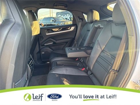 Used 2024 Porsche Cayenne Coupe image 29