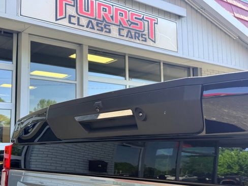 Used 2022 Ford F250 Platinum w/ FX4 Off-Road Package image 9