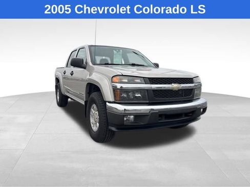 Used 2005 Chevrolet Colorado LS image 2