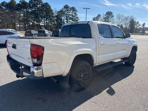Used 2020 Toyota Tacoma SR5 image 8
