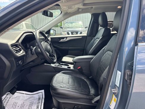 Used 2023 Ford Escape Platinum w/ Premium Technology Package AWD/4WD image 17