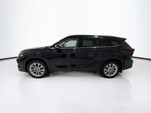 Certified 2025 Toyota Highlander Limited AWD/4WD image 4