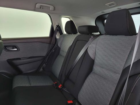 Used 2023 Nissan Rogue SV FWD image 18
