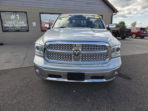 Used 2017 RAM 1500 Laramie AWD/4WD image 2
