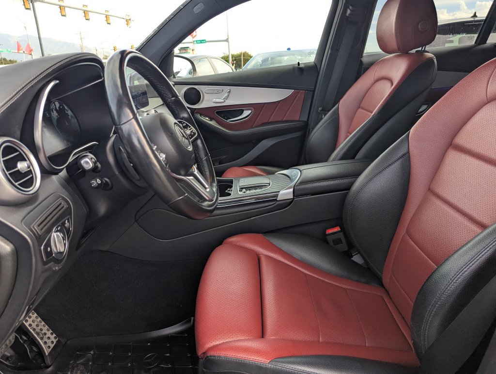 Used 2023 Mercedes-Benz GLC 300 4MATIC Coupe image 22