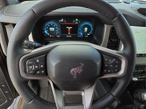 New 2025 Ford Bronco Outer Banks w/ Sasquatch Package image 24