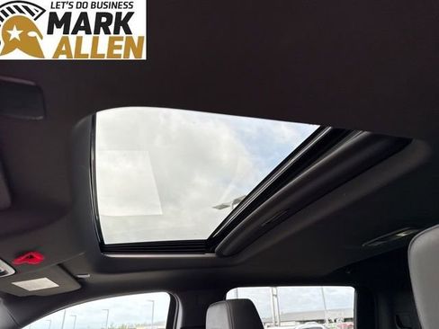 Used 2024 GMC Sierra 1500 AT4 w/ Technology Package image 7