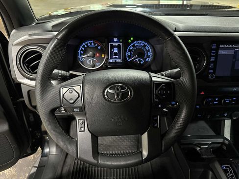Used 2021 Toyota Tacoma TRD Sport w/ Technology Package AWD/4WD image 18