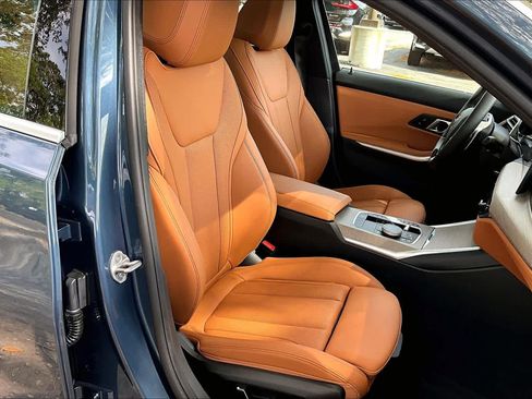 Certified 2025 BMW 330i Sedan RWD image 9