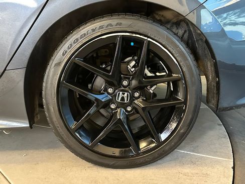 Used 2025 Honda Civic Sport image 25