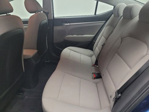 Used 2020 Hyundai Elantra SE FWD image 18