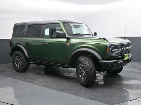 New 2025 Ford Bronco Badlands image 8