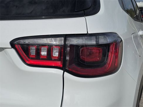 New 2026 Jeep Compass Latitude image 8