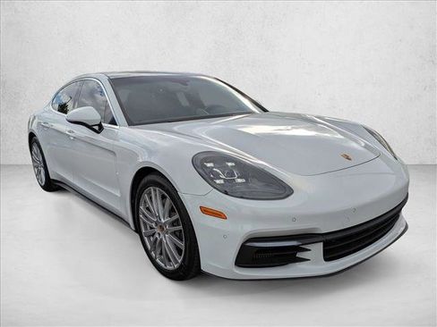 Used 2018 Porsche Panamera 4S image 3