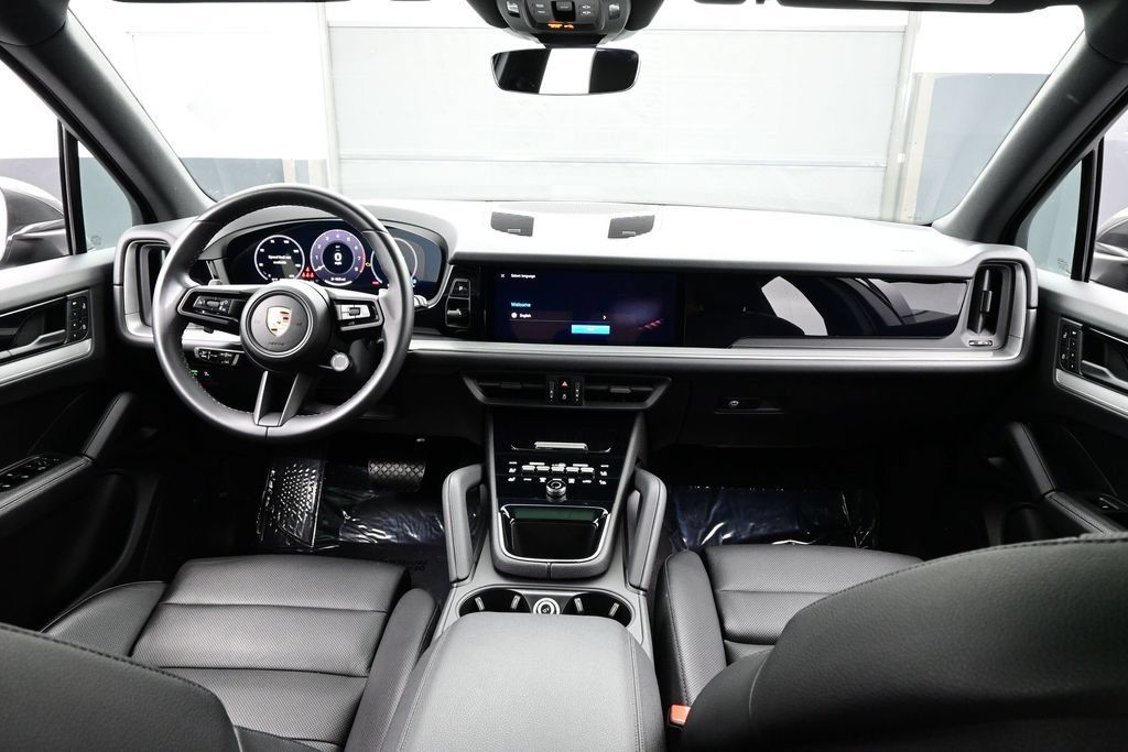 Certified 2024 Porsche Cayenne AWD/4WD image 20