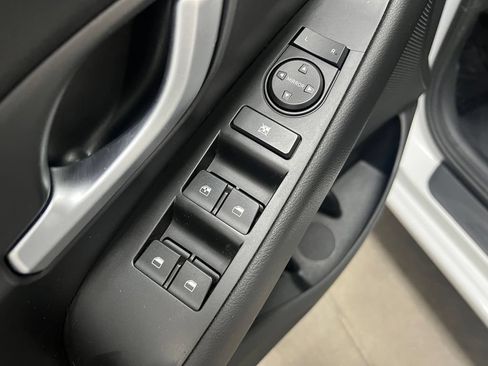 Used 2019 Hyundai Elantra GT w/ Style Package 02 FWD image 13
