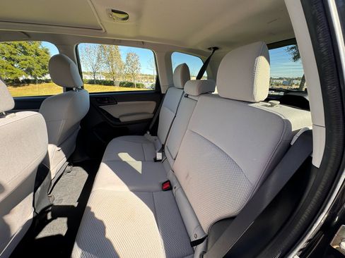 Used 2018 Subaru Forester 2.5i Premium w/ All-Weather Package image 15