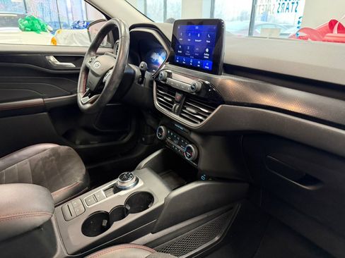 Used 2021 Ford Escape SEL w/ SEL Stealth AWD Package image 29