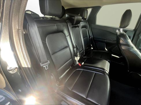 Used 2023 Ford Escape Platinum image 17