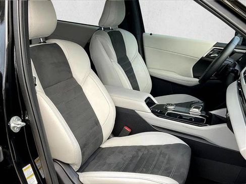 Used 2025 Mitsubishi Outlander SE FWD image 7
