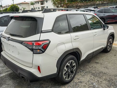 Used 2025 Subaru Forester Premium image 5