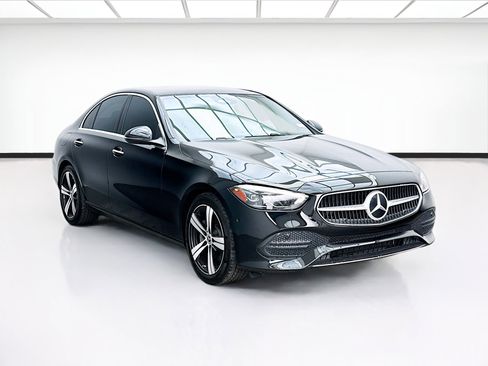 Used 2025 Mercedes-Benz C 300 Sedan image 3