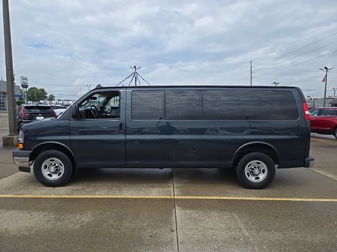 Used 2017 Chevrolet Express 3500 LT w/ LT Preferred Equipment Group image 6